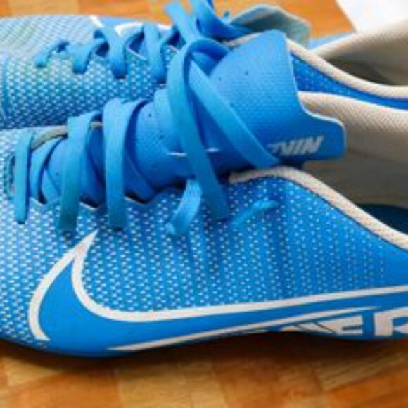 Men's Nike Cleat Soccer or Football Sport Shoes Just Do It Blue White Size 9 - Picture 8 of 11